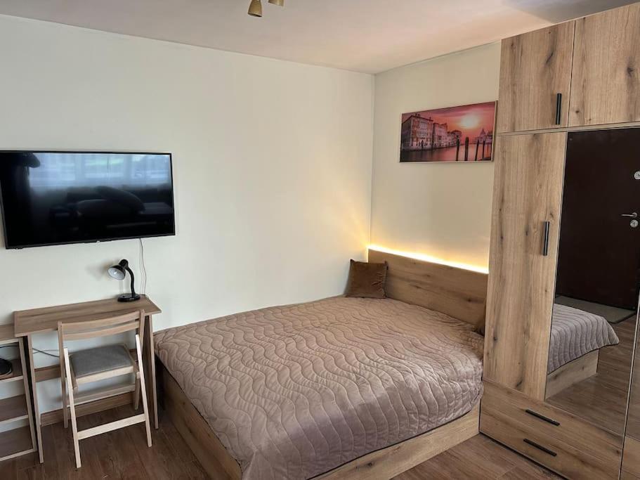 Green Park Apartment - Brand New Studio! Ruse Exteriör bild